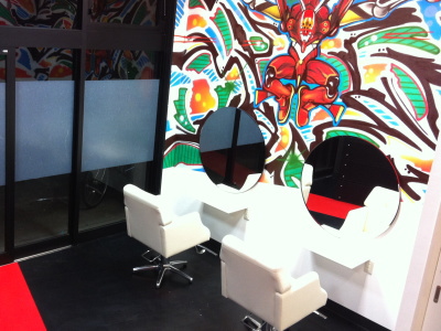 �O���t�B�e�B�A�[�g�𐳖ʂɃJ�b�g�G���A