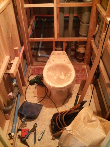 流山市:トイレリフォーム(工事中)