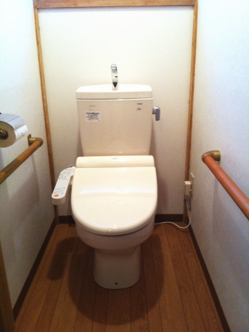 柏市:トイレリフォーム(低価格洋便器)